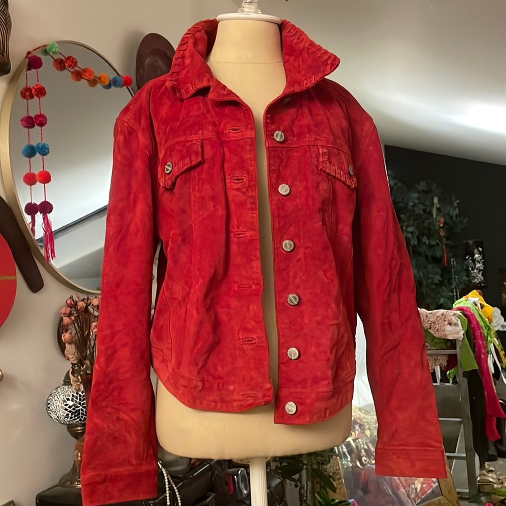 Vintage red suede jacket super cute collar and pocket details perfect condition